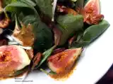Рецепт Салат с инжиром, орехами и горчичной заправкой