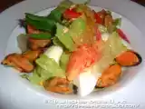 Рецепт Салат с мидиями и яйцом