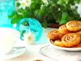 Рецепт Бутер спирали с праскови и кафе