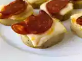 Рецепт Кростини из поленты с сыром скаморца и пепперони