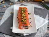 Рецепт Рулет из лосося с рикоттой и фисташками