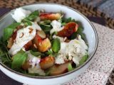 Рецепт Сладкий и соленый салат с запеченными персиками, рукколой и бурратой (сладкие летние вкусы)