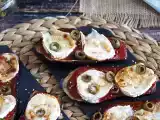 Рецепт Тост из баклажанов с помидорами и кулисом из козьего сыра