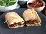 Рецепт Сэндвич с копченой утиной грудкой, вялеными помидорами, рукколой и бальзамическим уксусом