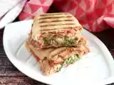 Рецепт Панини с лососем, моцареллой и укропом