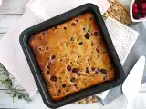 Рецепт Пирожное с белым шоколадом и красными фруктами (blondie)