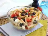 Рецепт Салат из пасты, помидоров, феты и оливок