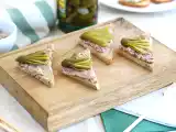 Рецепт Гренки с филе и корнишонами