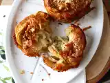 Рецепт Круффины - сочетание круассана и маффина, в данном случае с сыром пармезан и моцарелла.