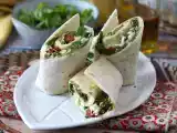 Рецепт Средиземноморская обертка с начинкой из хумуса, рукколы, перца и феты