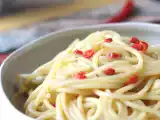 Рецепт Спагетти aglio, olio e peperoncino: блюдо итальянской традиции, приготовленное в последнюю минуту