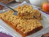 Рецепт Шарлотка: польский яблочный пирог с хрустящей посыпкой