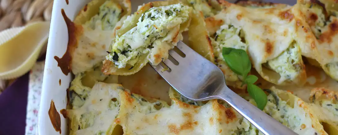 Конкильони, фаршированные рикоттой, кабачками и лимоном: сливочный и запеченный в духовке