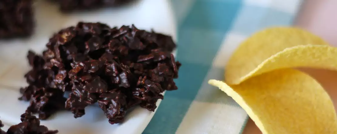 Шоколад pringles в песочных розах