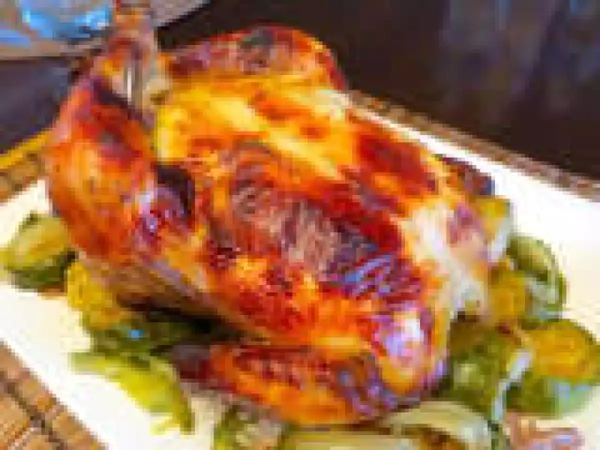 Курица, запеченная с кабачками