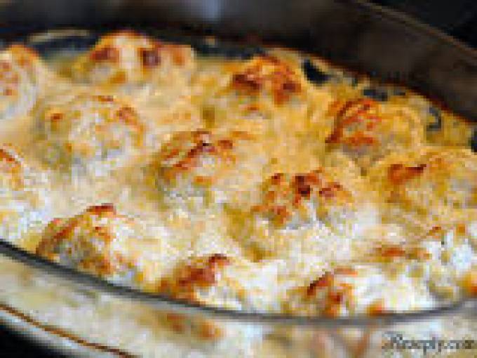 Мясные шарики под сливочным соусом