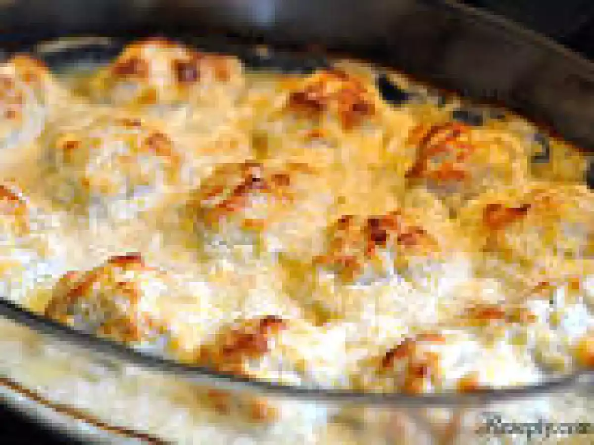Мясные шарики под сливочным соусом