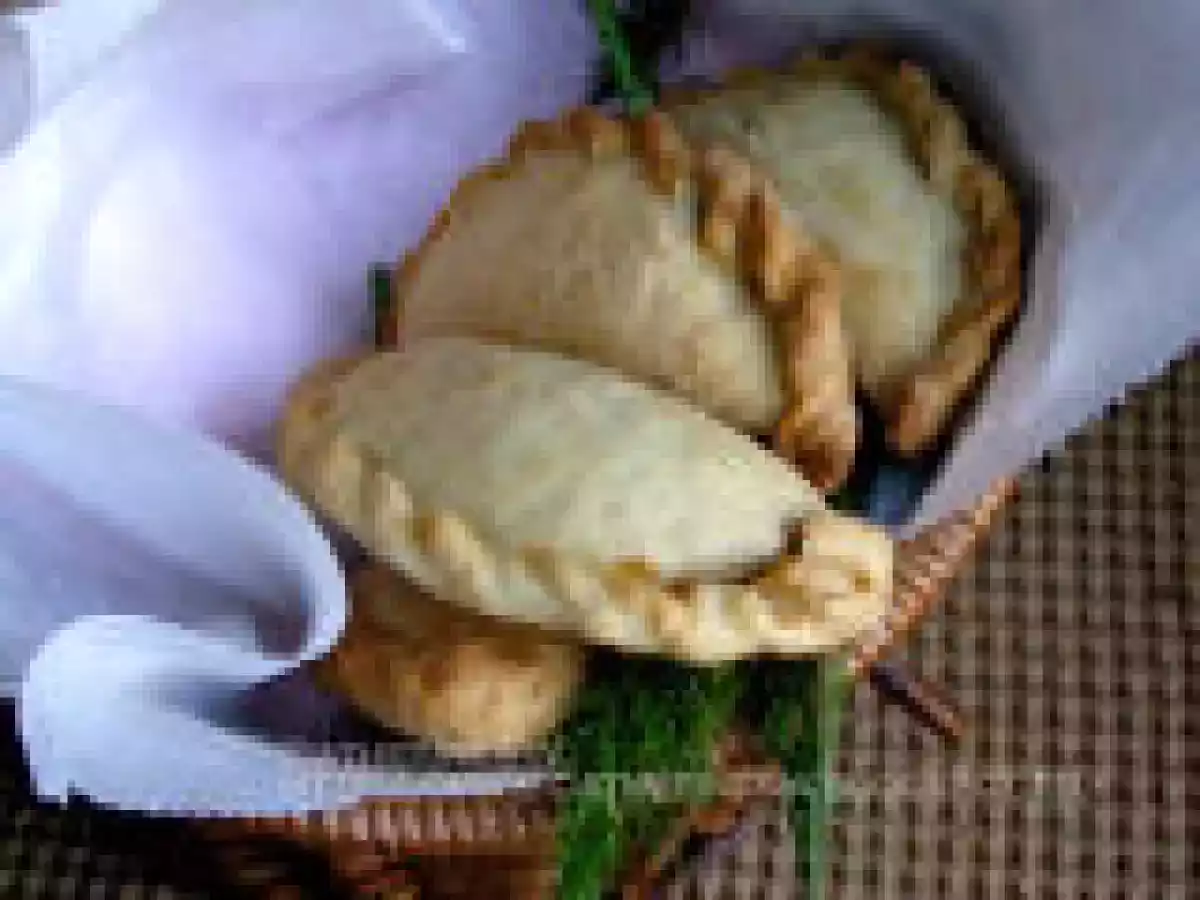 Эмпанады с говядиной и сыром