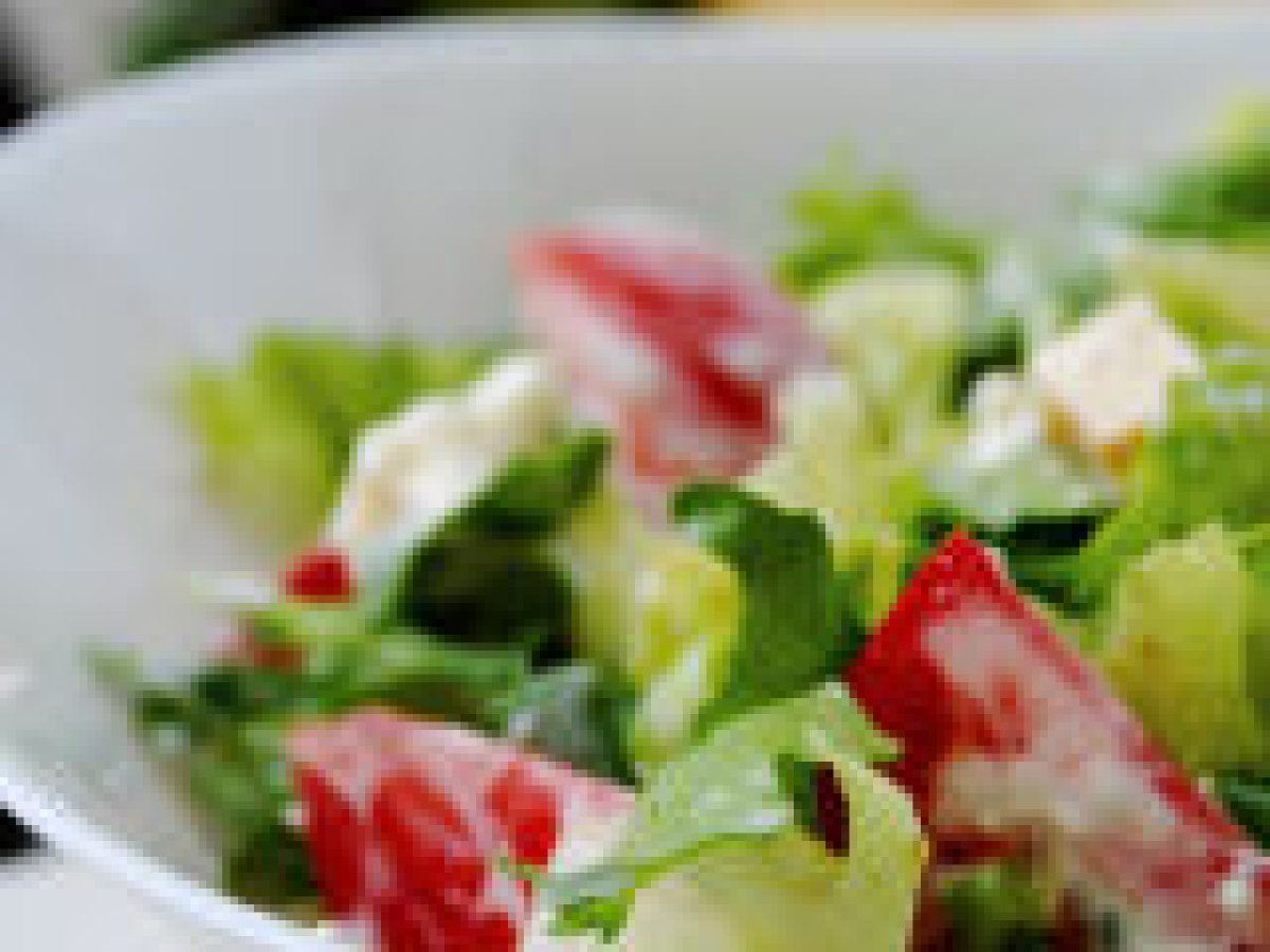 Зелена салата с млечен дресинг / Green Salad with Yogurt Dressing