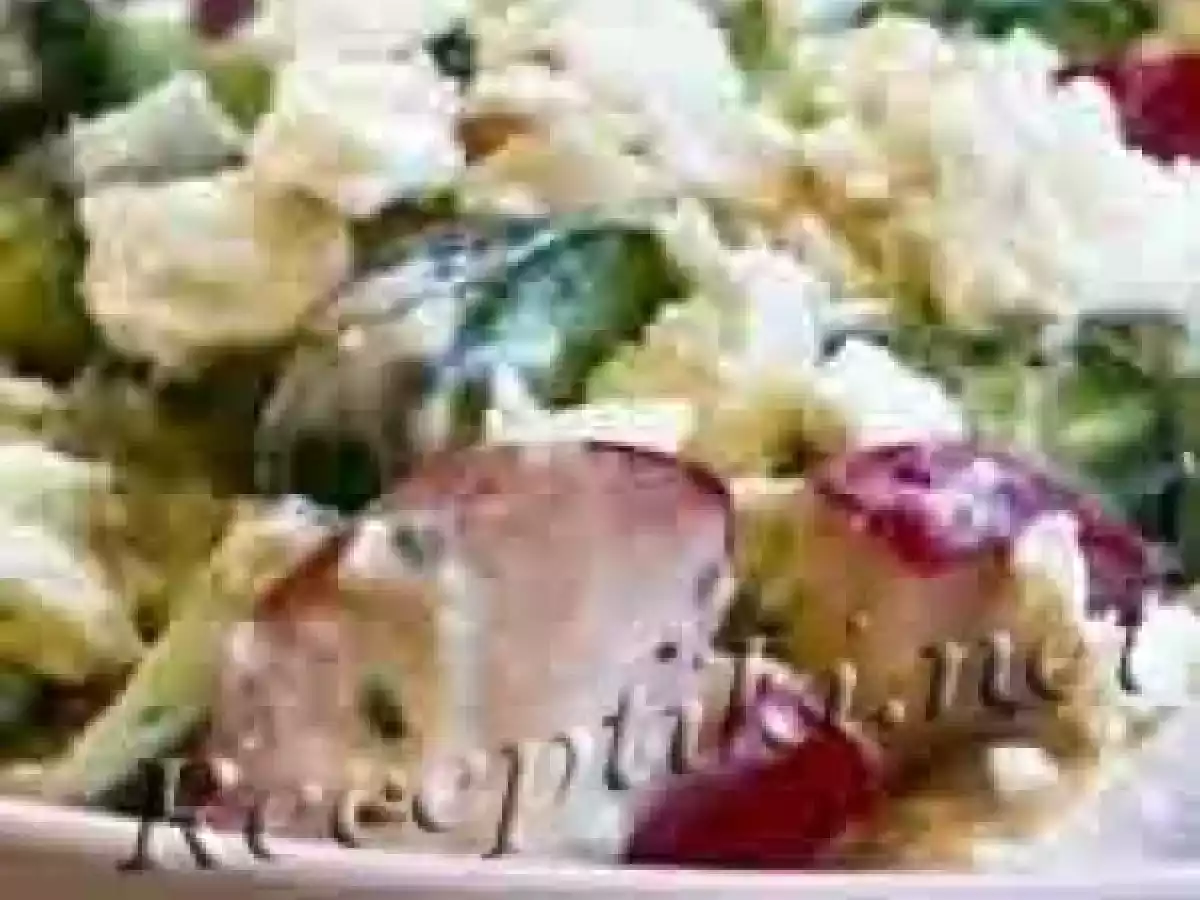 Салат с редисом и сыром