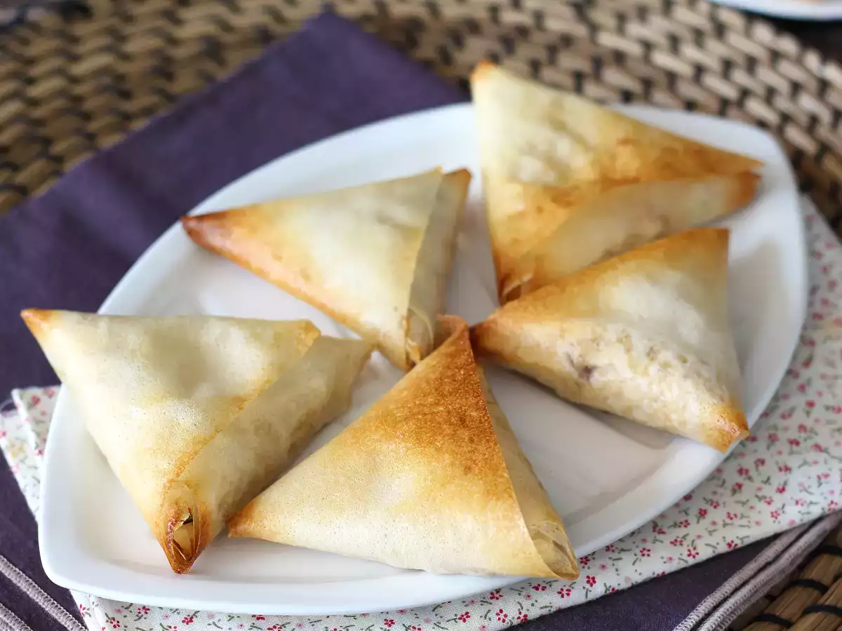 Рецепт Самосы со скумбрией и сливочным сыром