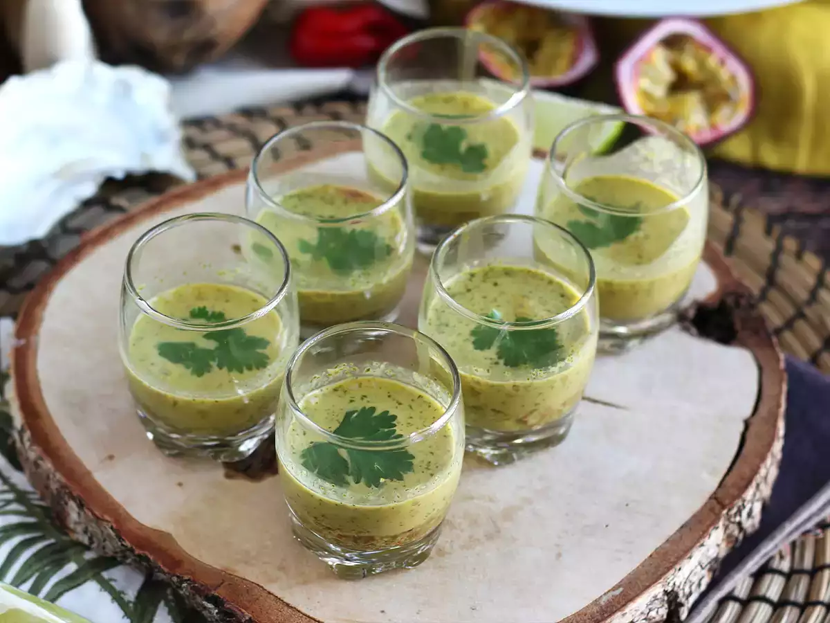 Рецепт Севиче из устриц: лече де тигре и маракуйя