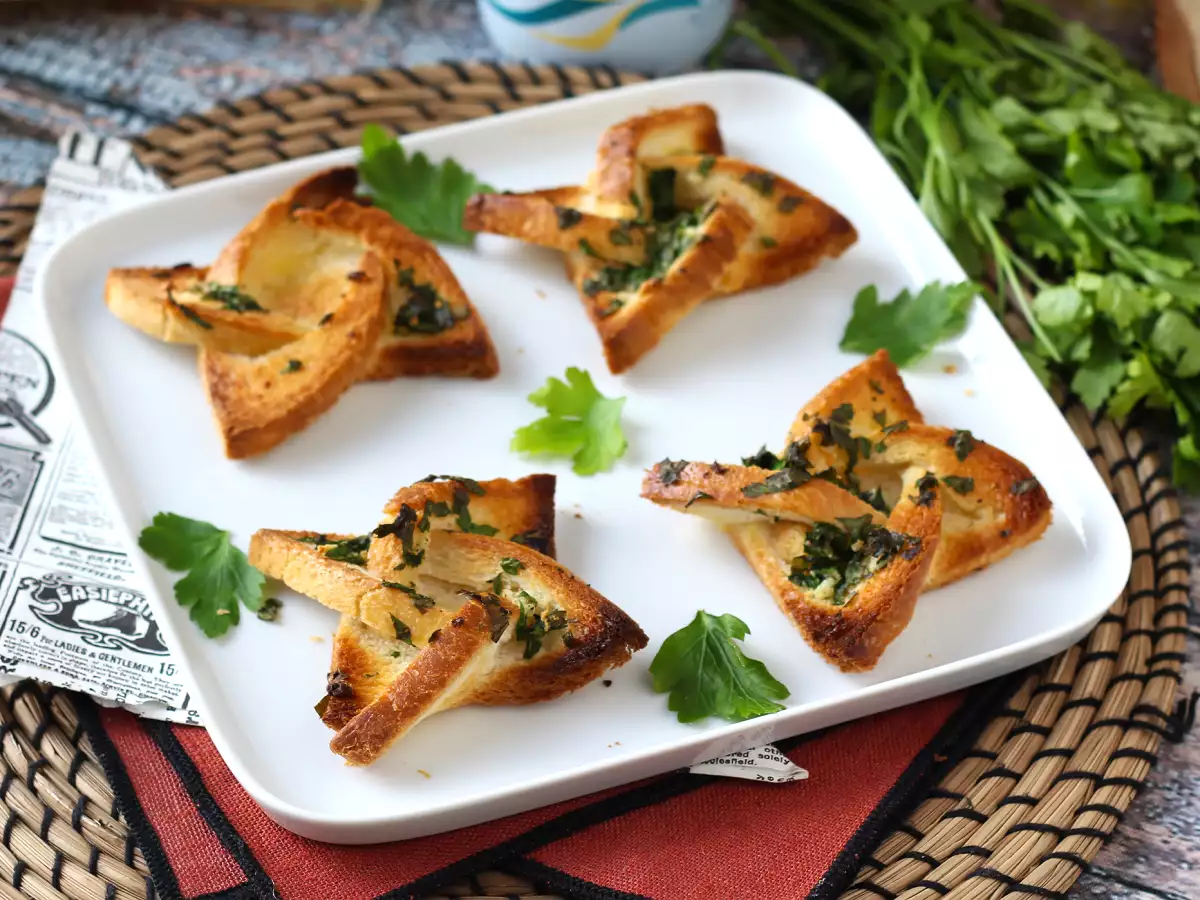 Рецепт Чесночный хлеб по-звездному с хлебом для сэндвичей