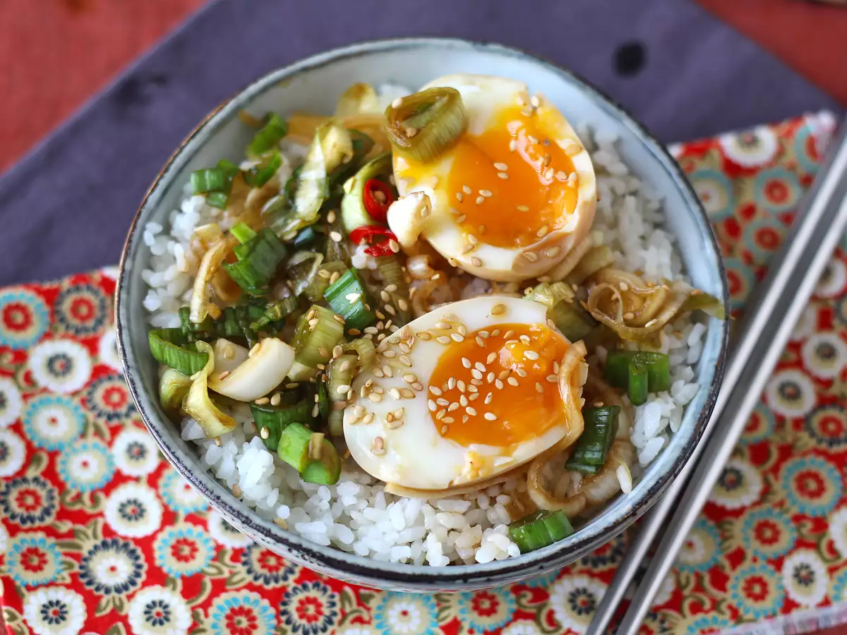 Рецепт Маяк гёран - маринованные яйца по-корейски