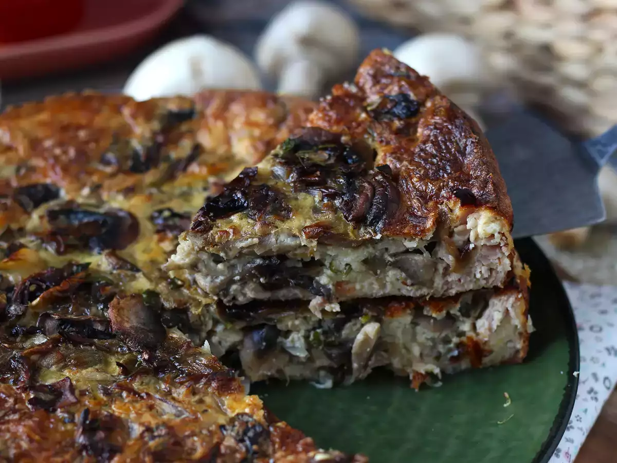 Рецепт Киш без теста с шампиньонами, беконом и зернёным творогом
