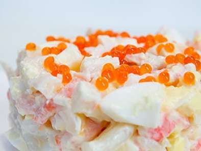Рецепт Морской салат с креветками, кальмарами и икрой