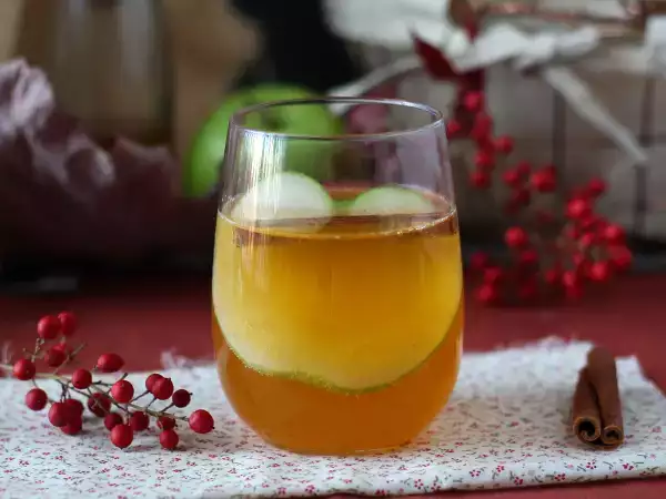 Рецепт Pumpkin spritz, пряный коктейль с тыквенным сиропом!
