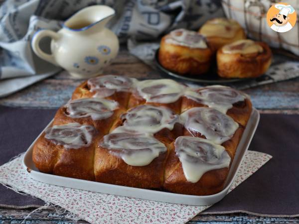 Рецепт Булочки с корицей, бриошь с корицей и ванильной глазурью