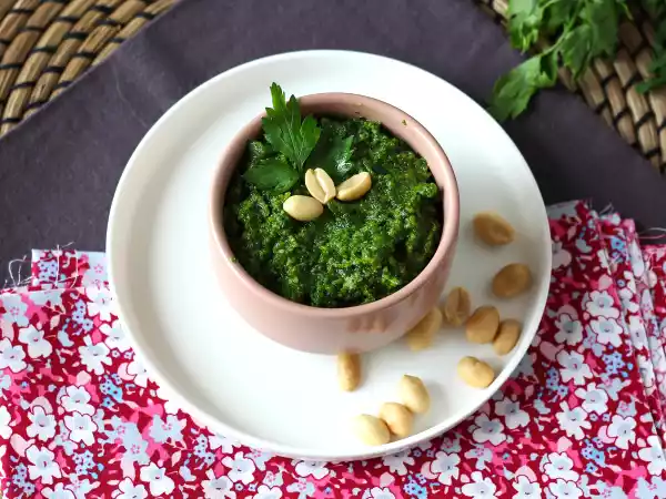Рецепт Песто из петрушки и арахиса, взрыв вкуса