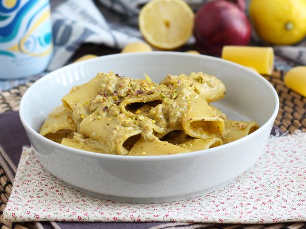 Рецепт Паста с тунцом, фисташками и лимоном