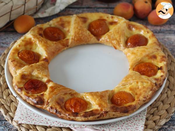 Рецепт Tarte oranaise - слоеное тесто, заварной крем и абрикосы