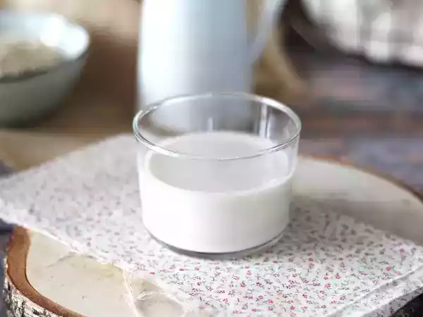 Рецепт Домашнее овсяное молоко (легко, быстро и экономично!)