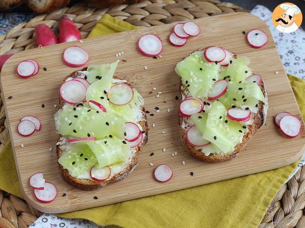 Рецепт Сэндвичи с огурцом и редисом со сливочным сыром