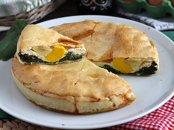 Рецепт Пирог со шпинатом, рикоттой и яйцом - итальянская torta pasqualina