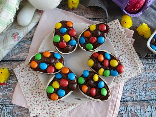 Рецепт Пасхальные яйца, наполненные шоколадным десертным кремом и m&m's