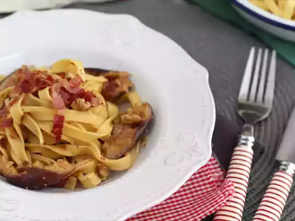 Рецепт Паста с инжиром и панчеттой
