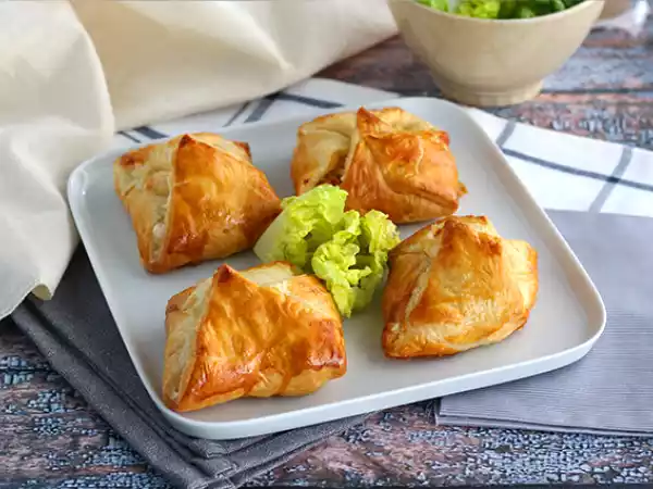 Рецепт Фаготтини с копченым лососем и козьим сыром