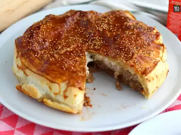 Рецепт Гамбургерный пирог, чизбургер на двоих!