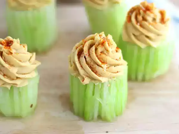 Рецепт Веганские кексы с огурцом и хумусом