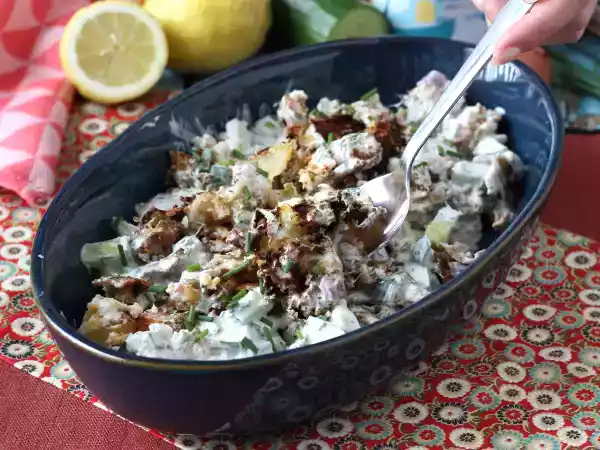 Рецепт Салат из огурцов и хрустящего картофеля