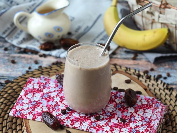 Рецепт Кофе и финиковый смузи, чтобы проснуться!