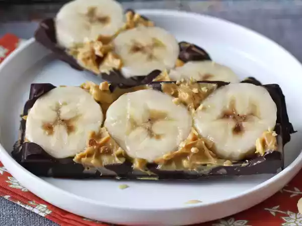 Рецепт Мини-батончики с бананом, арахисовым маслом и шоколадом, очень вкусные и без добавления сахара