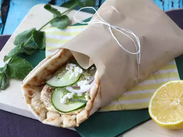 Рецепт Куриный гирос - греческий сэндвич, который вам понравится!