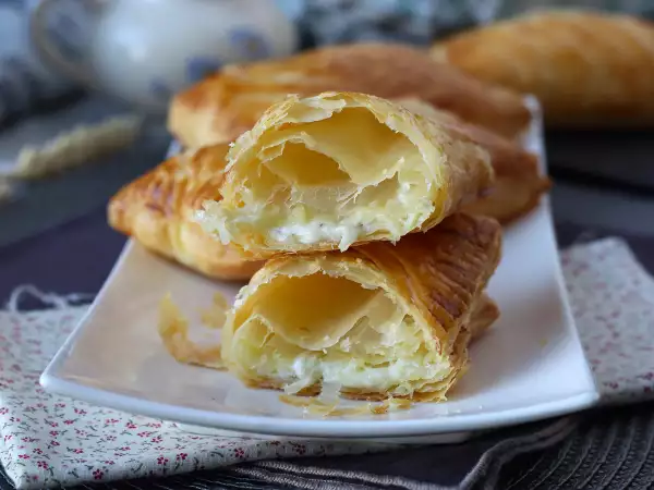 Рецепт Сырные слоеные пирожки: суперпростой и вкусный рецепт