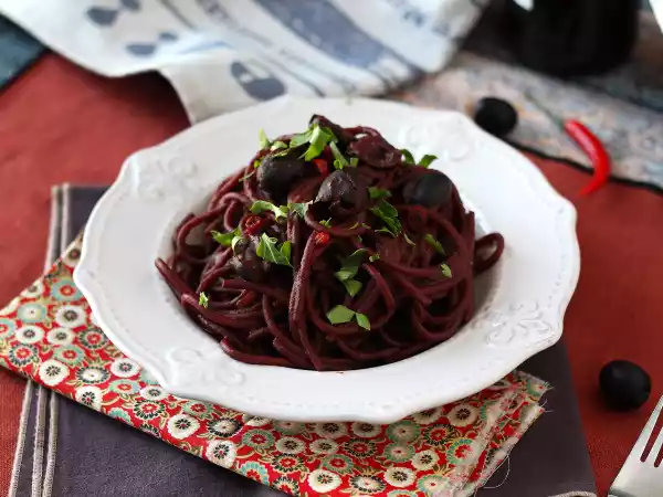 Рецепт Spaghetti alla fuoco di bacco: паста с красным вином, чтобы принести на стол нечто особенное