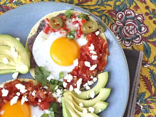 Рецепт Huevos rancheros: культовый и вкусный мексиканский рецепт
